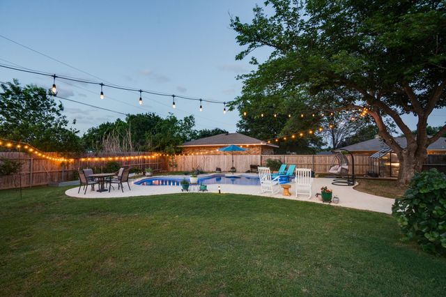 125 Villa Park Drive, Highland Village, TX 75077