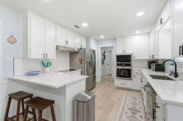 125 Villa Park Drive, Highland Village, TX 75077