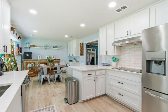 125 Villa Park Drive, Highland Village, TX 75077