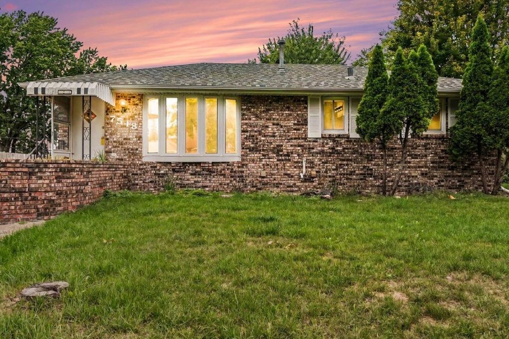 7518 4th Street NE, Fridley, MN 55432 — exterior