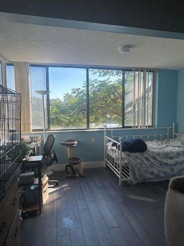 8020 Hampton Blvd 202, North Lauderdale, FL 33068