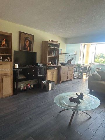 8020 Hampton Blvd 202, North Lauderdale, FL 33068