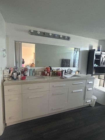 8020 Hampton Blvd 202, North Lauderdale, FL 33068