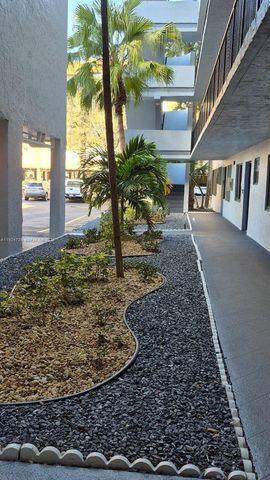 8020 Hampton Blvd 202, North Lauderdale, FL 33068