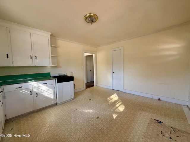 110 N Martin Luther King Jr Drive, Williamston, NC 27892