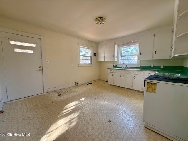 110 N Martin Luther King Jr Drive, Williamston, NC 27892