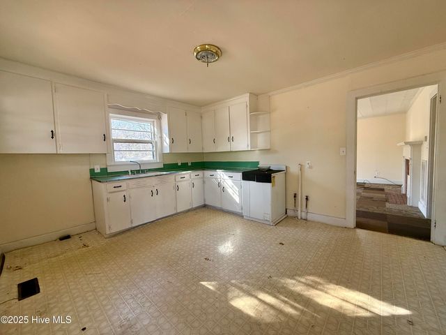 110 N Martin Luther King Jr Drive, Williamston, NC 27892