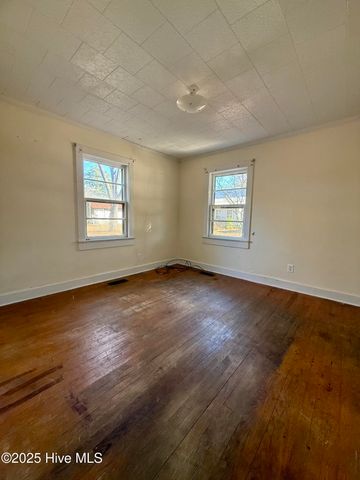 110 N Martin Luther King Jr Drive, Williamston, NC 27892