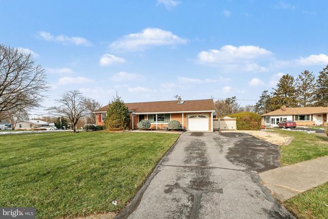 8 MIDLAND CT, Middletown, PA 17057