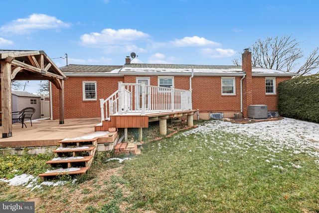 8 MIDLAND CT, Middletown, PA 17057