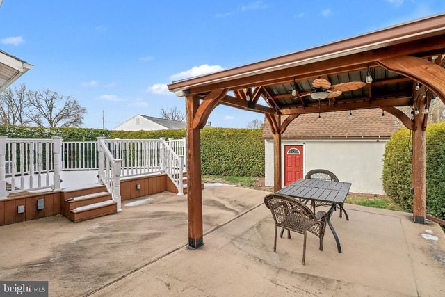 8 MIDLAND CT, Middletown, PA 17057