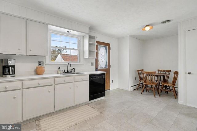 8 MIDLAND CT, Middletown, PA 17057