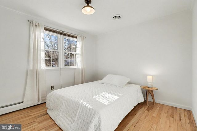 8 MIDLAND CT, Middletown, PA 17057