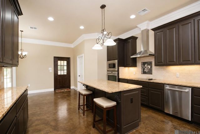 18137 Greenwell Springs Rd, Greenwell Springs, LA 70739