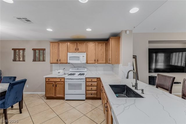 909 East Azure Avenue, North Las Vegas, NV 89081