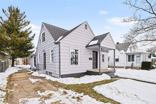 1209 Mohawk Lane, Saint Joseph, MI 49085