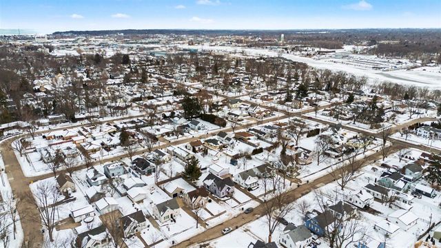 1209 Mohawk Lane, Saint Joseph, MI 49085