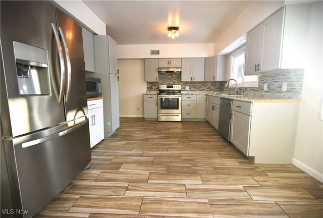 2930 Biscayne Avenue, Youngstown, OH 44505