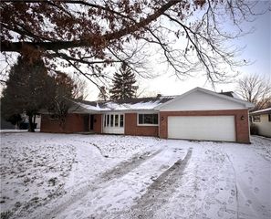 2930 Biscayne Avenue, Youngstown, OH 44505