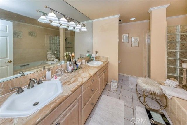 5339 Lindley Unit 207, Tarzana (los Angeles), CA 91356