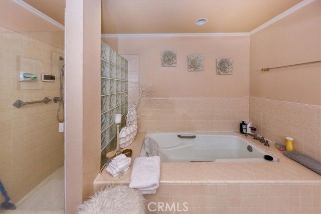 5339 Lindley Unit 207, Tarzana (los Angeles), CA 91356