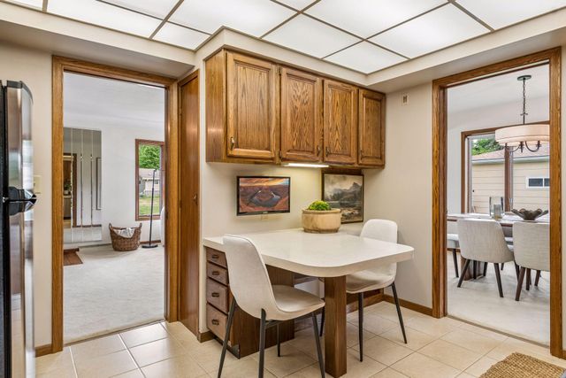 2345 Xylon Avenue N, Golden Valley, MN 55427