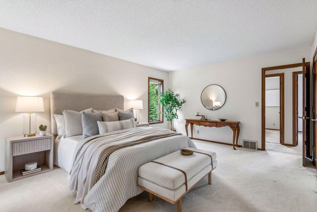 2345 Xylon Avenue N, Golden Valley, MN 55427