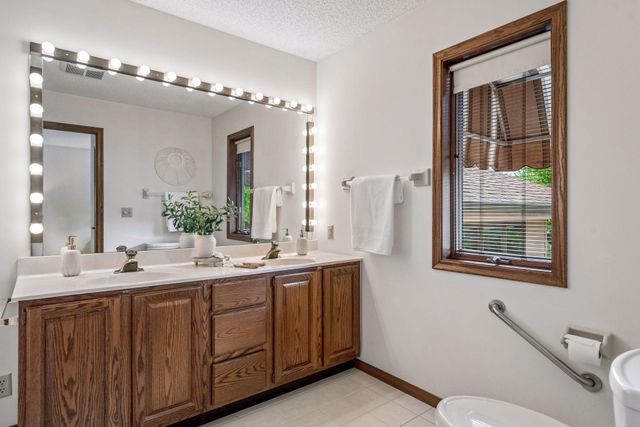 2345 Xylon Avenue N, Golden Valley, MN 55427