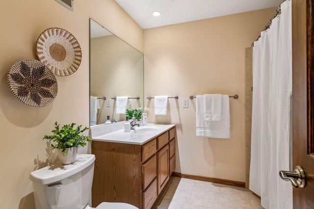 2345 Xylon Avenue N, Golden Valley, MN 55427