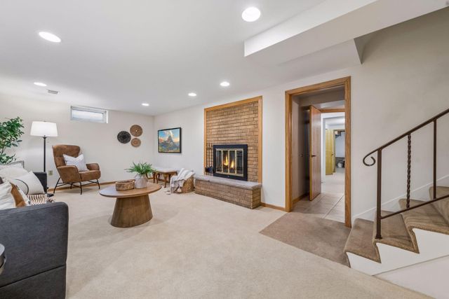 2345 Xylon Avenue N, Golden Valley, MN 55427