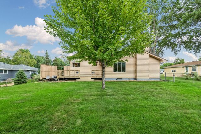 2345 Xylon Avenue N, Golden Valley, MN 55427
