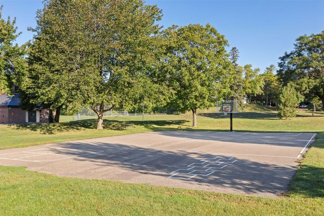 2345 Xylon Avenue N, Golden Valley, MN 55427