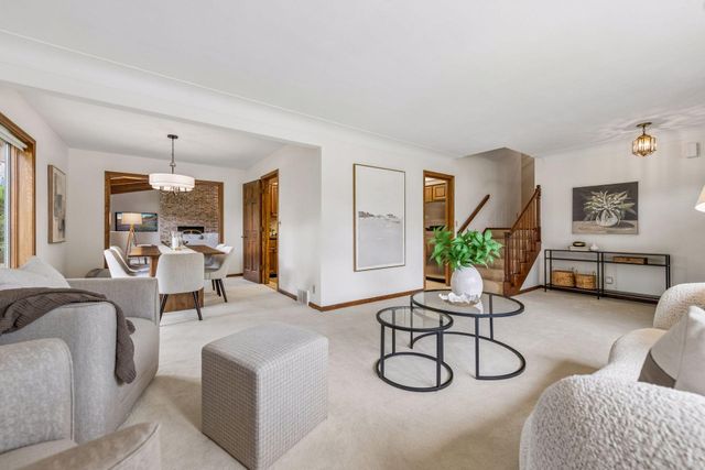 2345 Xylon Avenue N, Golden Valley, MN 55427
