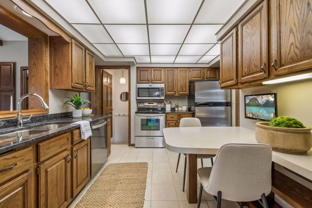 2345 Xylon Avenue N, Golden Valley, MN 55427