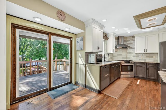 20 Alexander Drive, Washingtonville, NY 10992