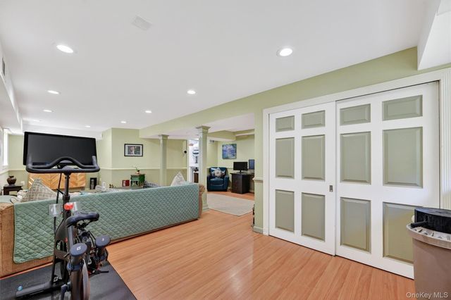 20 Alexander Drive, Washingtonville, NY 10992