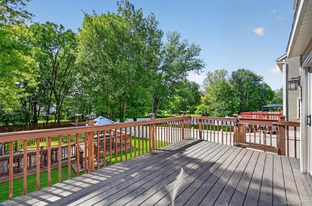 20 Alexander Drive, Washingtonville, NY 10992