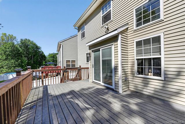 20 Alexander Drive, Washingtonville, NY 10992