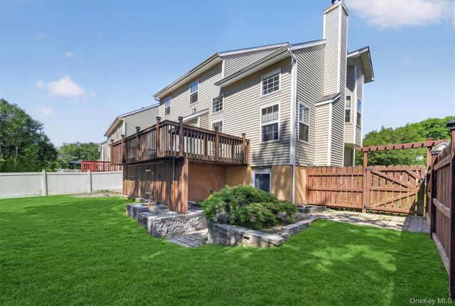 20 Alexander Drive, Washingtonville, NY 10992