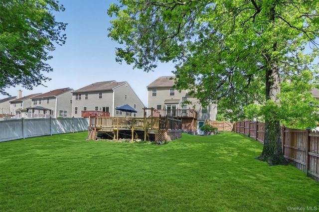 20 Alexander Drive, Washingtonville, NY 10992