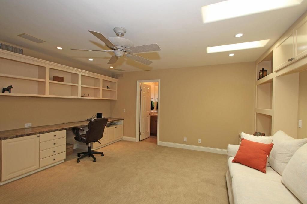 Image 11 of property listing at 180 Wild Horse Drive, Palm Desert, CA 92211