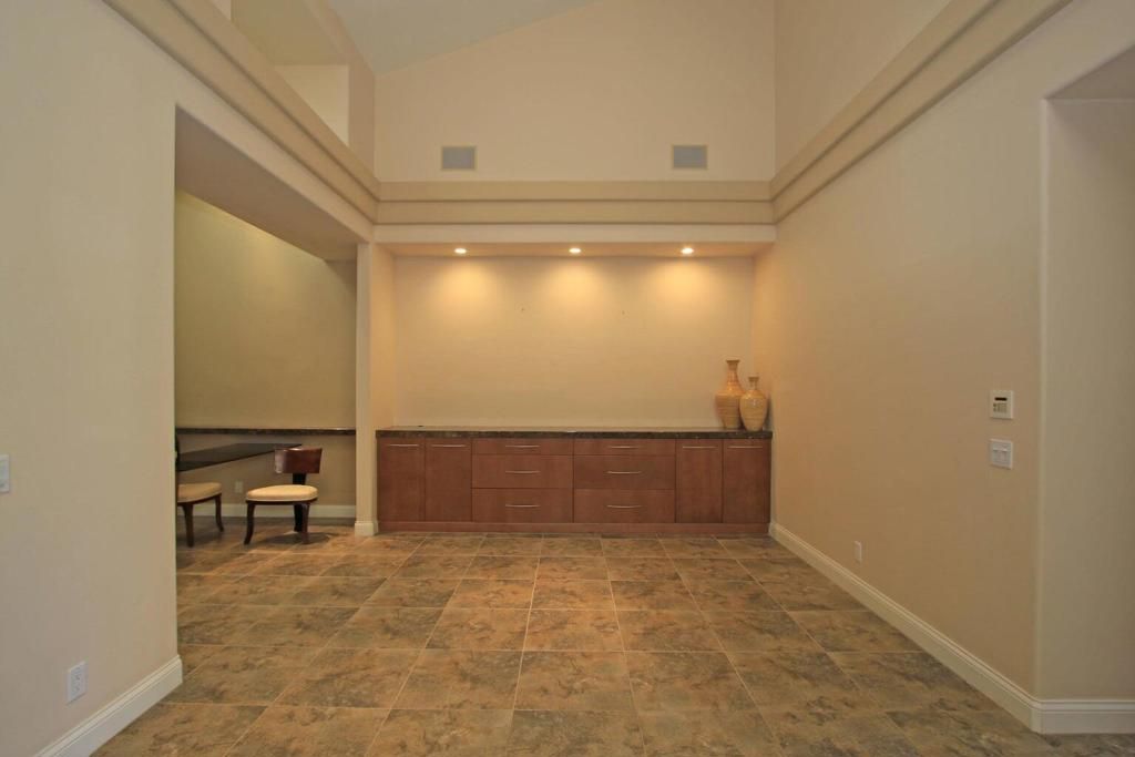 Image 6 of property listing at 180 Wild Horse Drive, Palm Desert, CA 92211