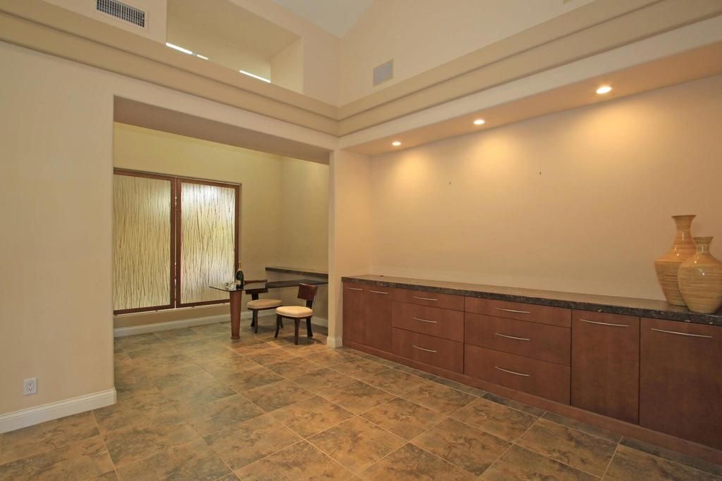 Image 7 of property listing at 180 Wild Horse Drive, Palm Desert, CA 92211