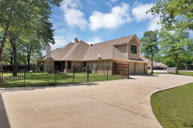 116 Chloe Court, Boyd, TX 76023