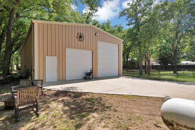 116 Chloe Court, Boyd, TX 76023