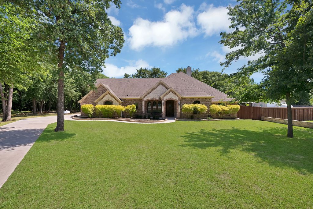 116 Chloe Court, Boyd, TX 76023