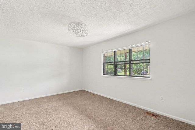 737 FOX CHASE CIR, Bear, DE 19701