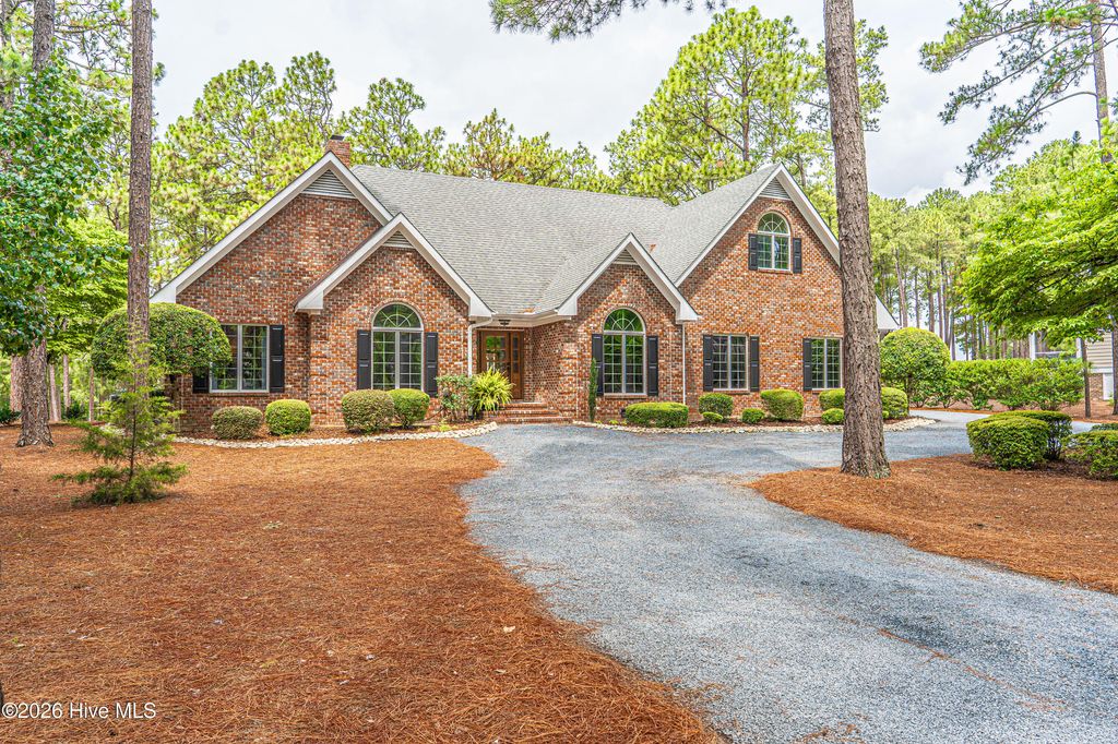 52 Mcmichael Drive, Pinehurst, NC 28374