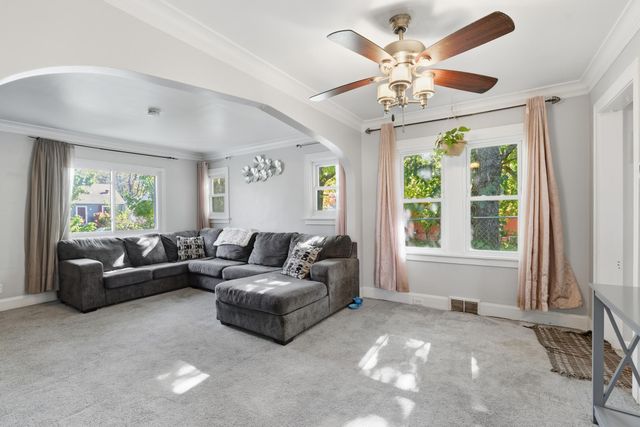 5612 44th Avenue S, Minneapolis, MN 55417