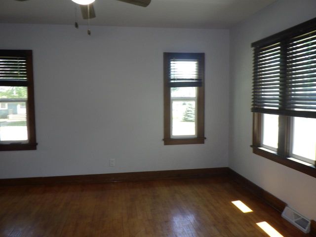 50 PEARL STREET, Clintonville, WI 54929